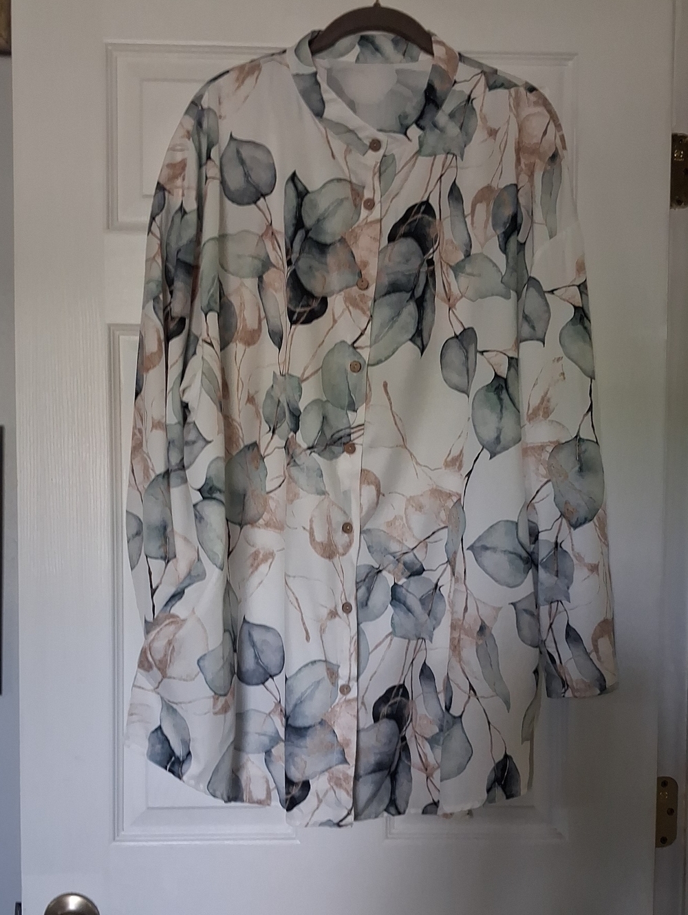 White Botanical Print Button-Down Shirt with Soft Green Leaves